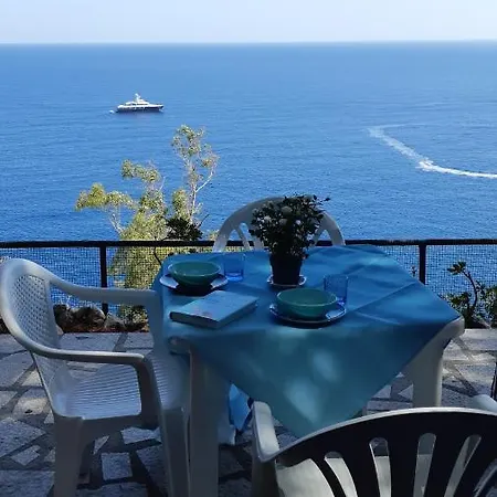 La Calle Isola D'Elba